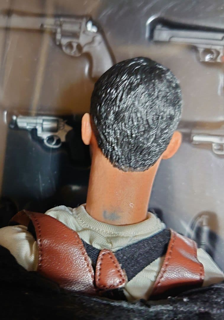 トモ商品　エンターベイ 1/6 フィギュア