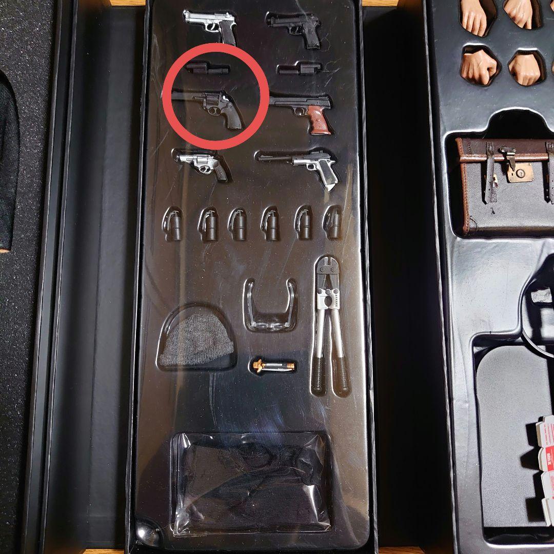トモ商品　エンターベイ 1/6 フィギュア