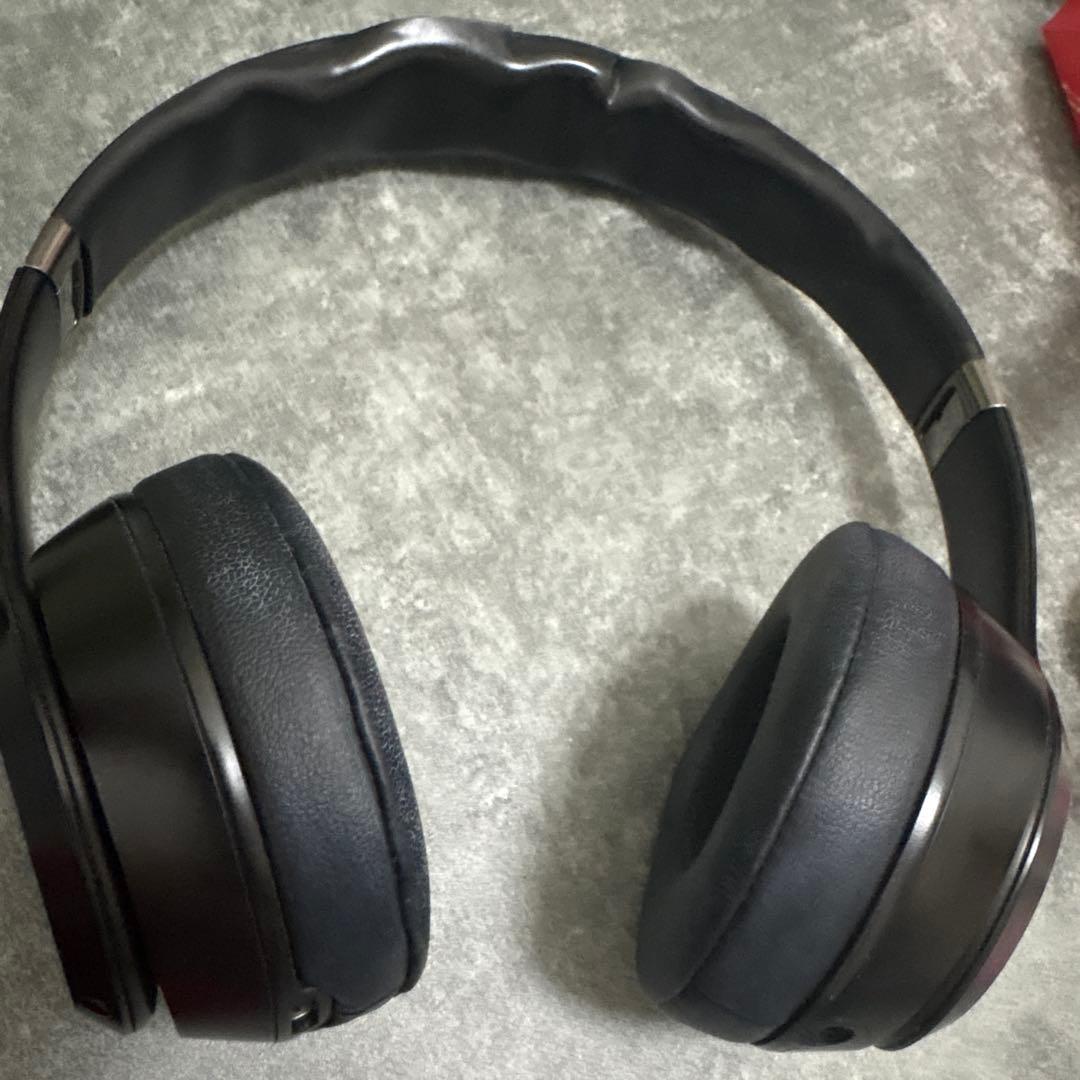 ヘッドホン Beats Solo 4