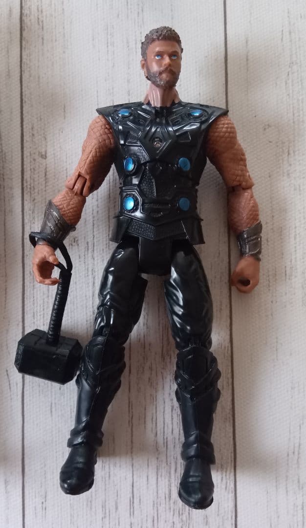 アベンジャーズ　アクションフィギュア　キャプテンアメリカ　ファルコン　ライト付き