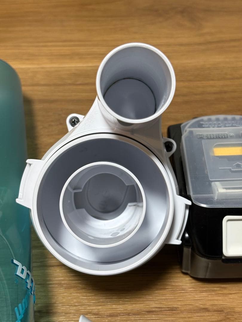 makita 18V掃除機 純正3.0Ahバッテリーと充電器付　多数オプション