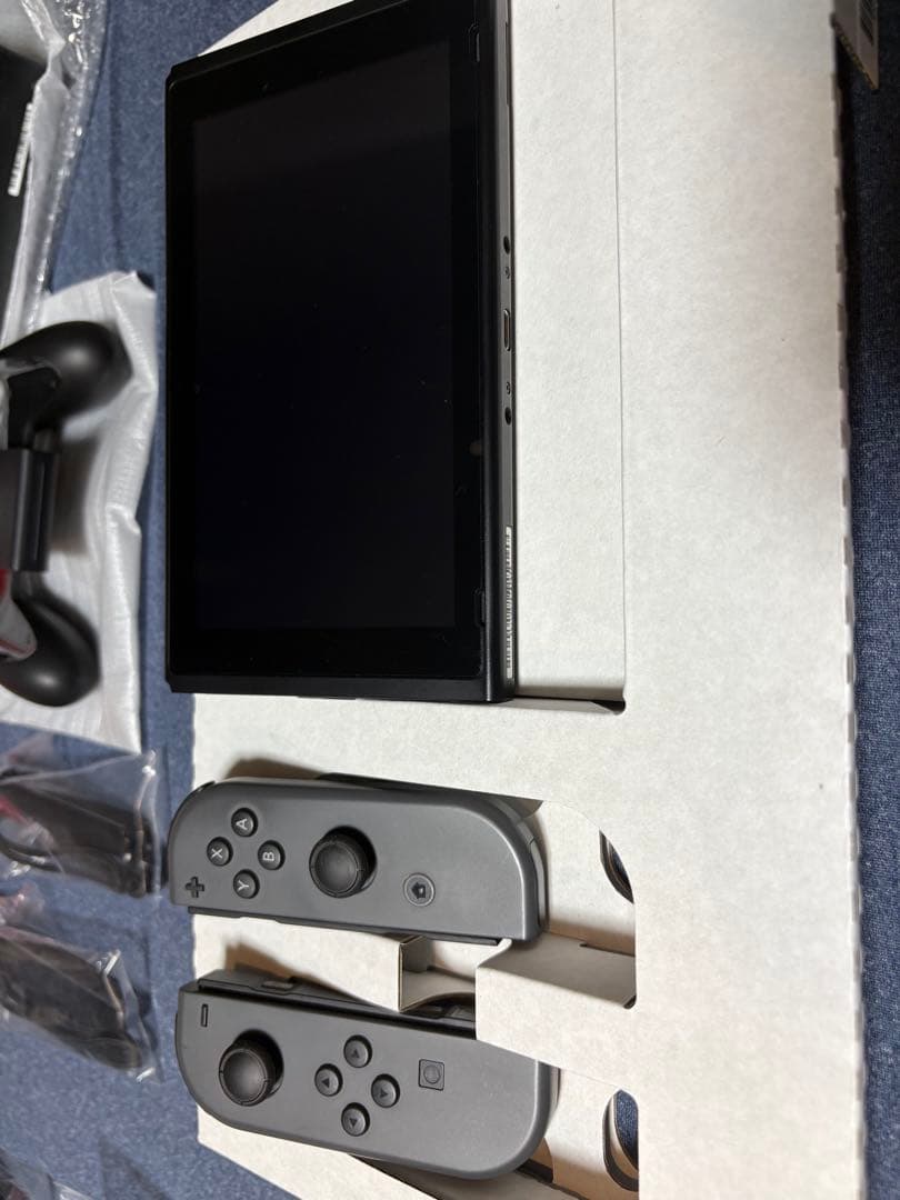 Nintendo Switch グレー 本体 ジョイコン付き スイッチ 完備品
