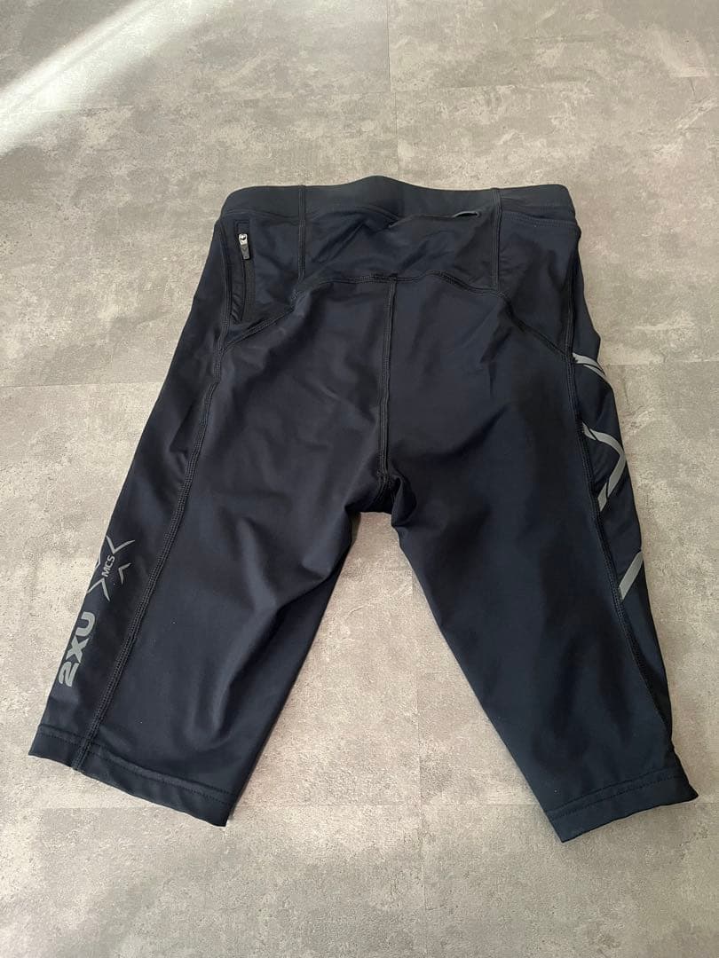2XU ブラック ハーフパンツ