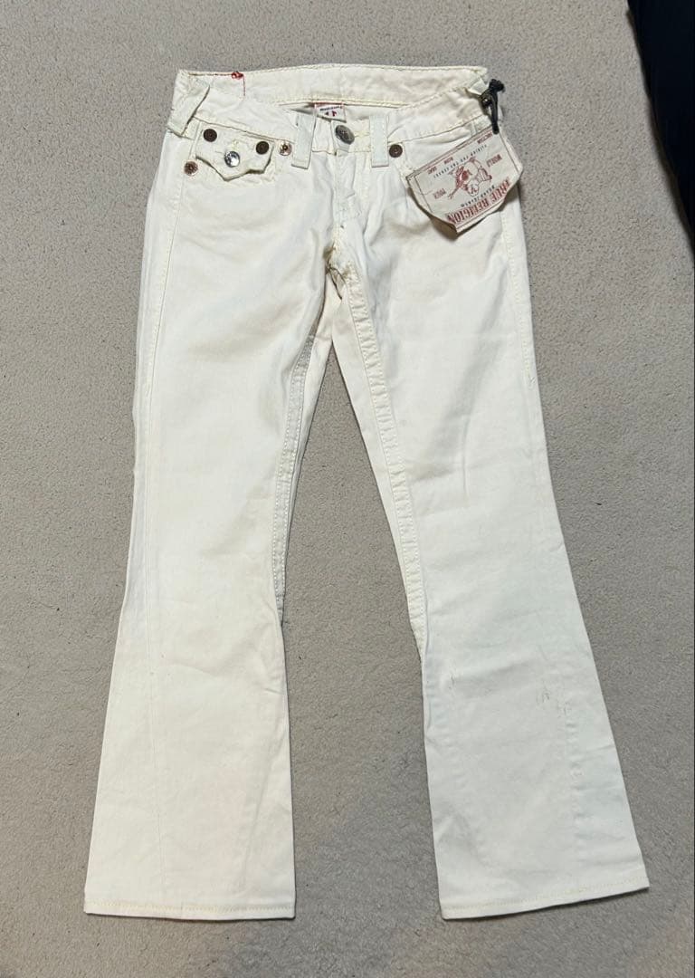 TRUE RELIGION Joey Big Tフレア ホワイトデニム