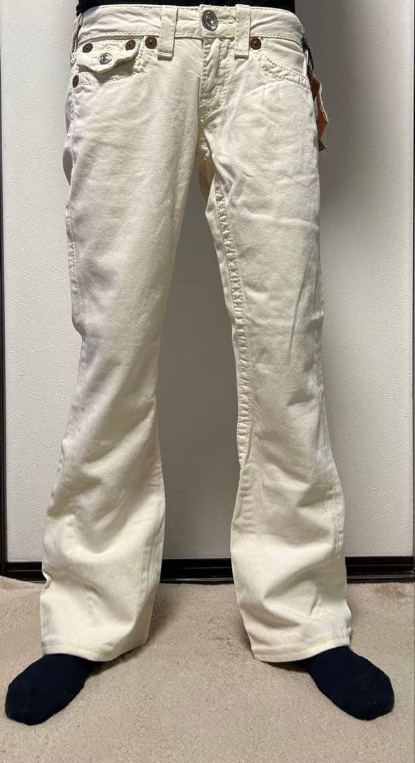TRUE RELIGION Joey Big Tフレア ホワイトデニム