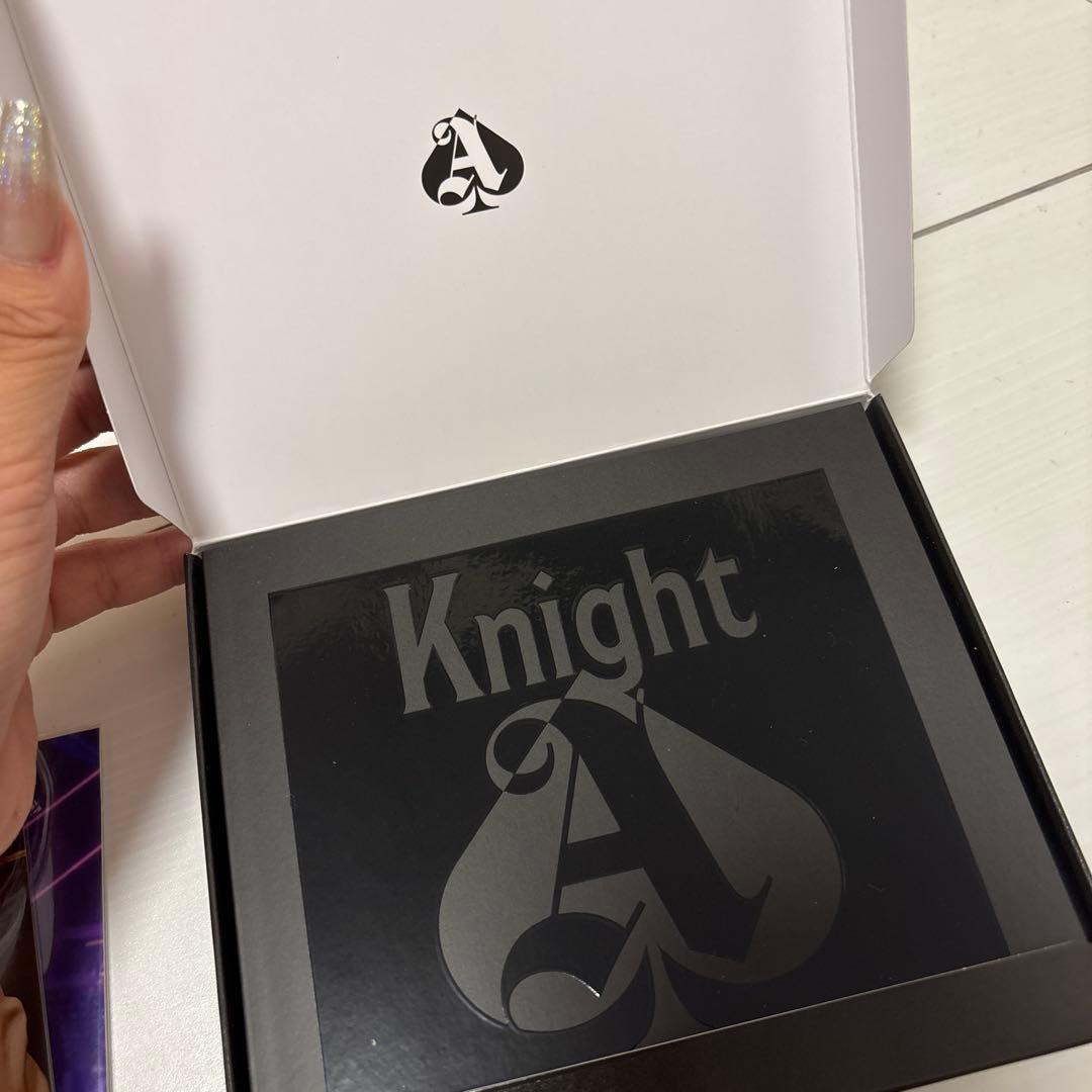 Knight A ポストカードセットとブレスレット