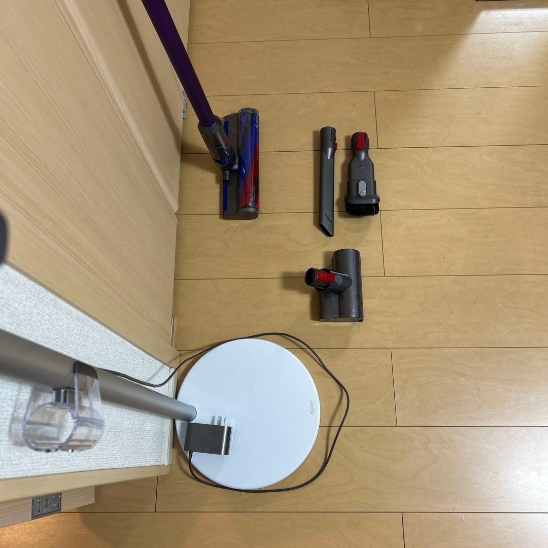 dyson ダイソン　SV18 純正スタンド付　現状品