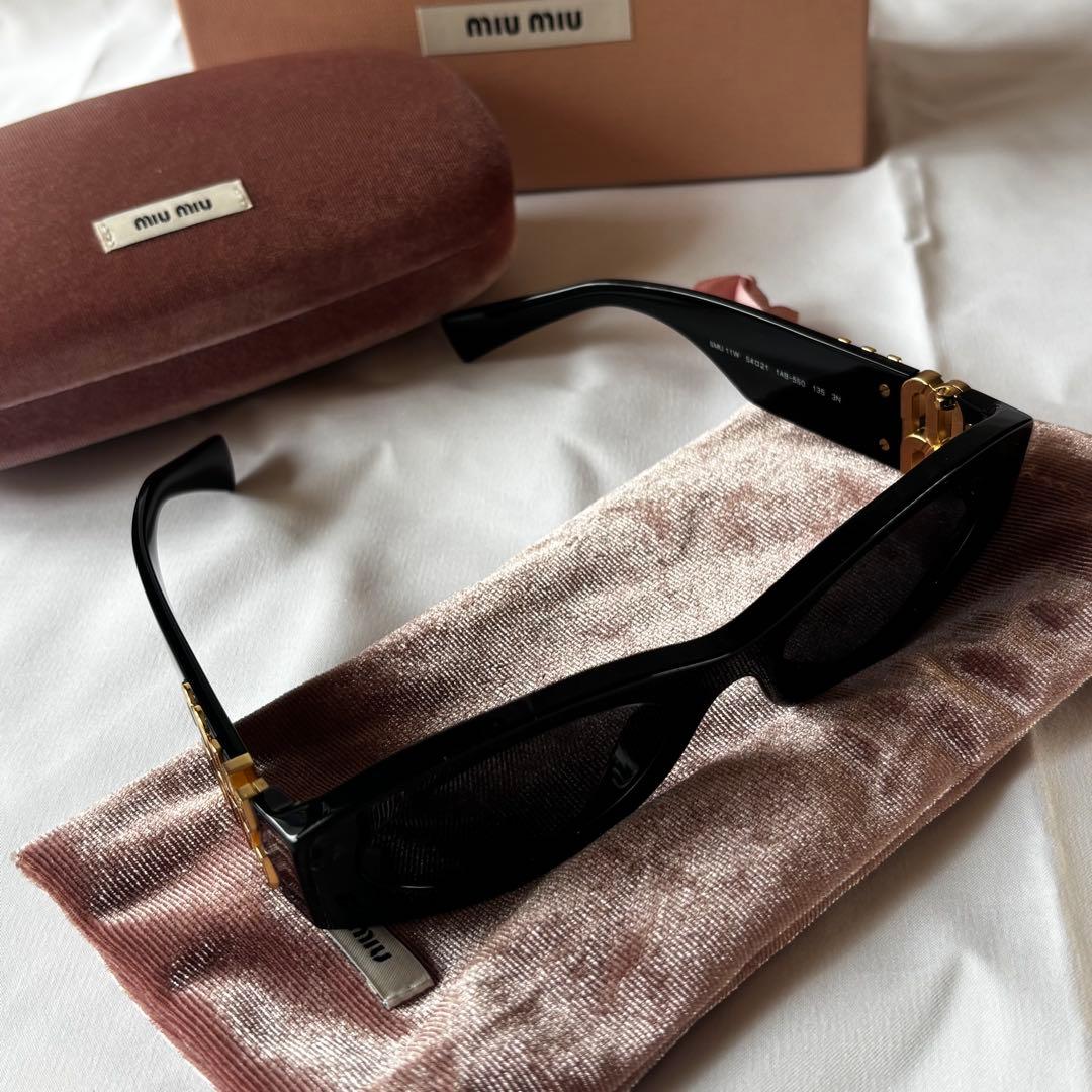 新品miu miu ブラック サングラス