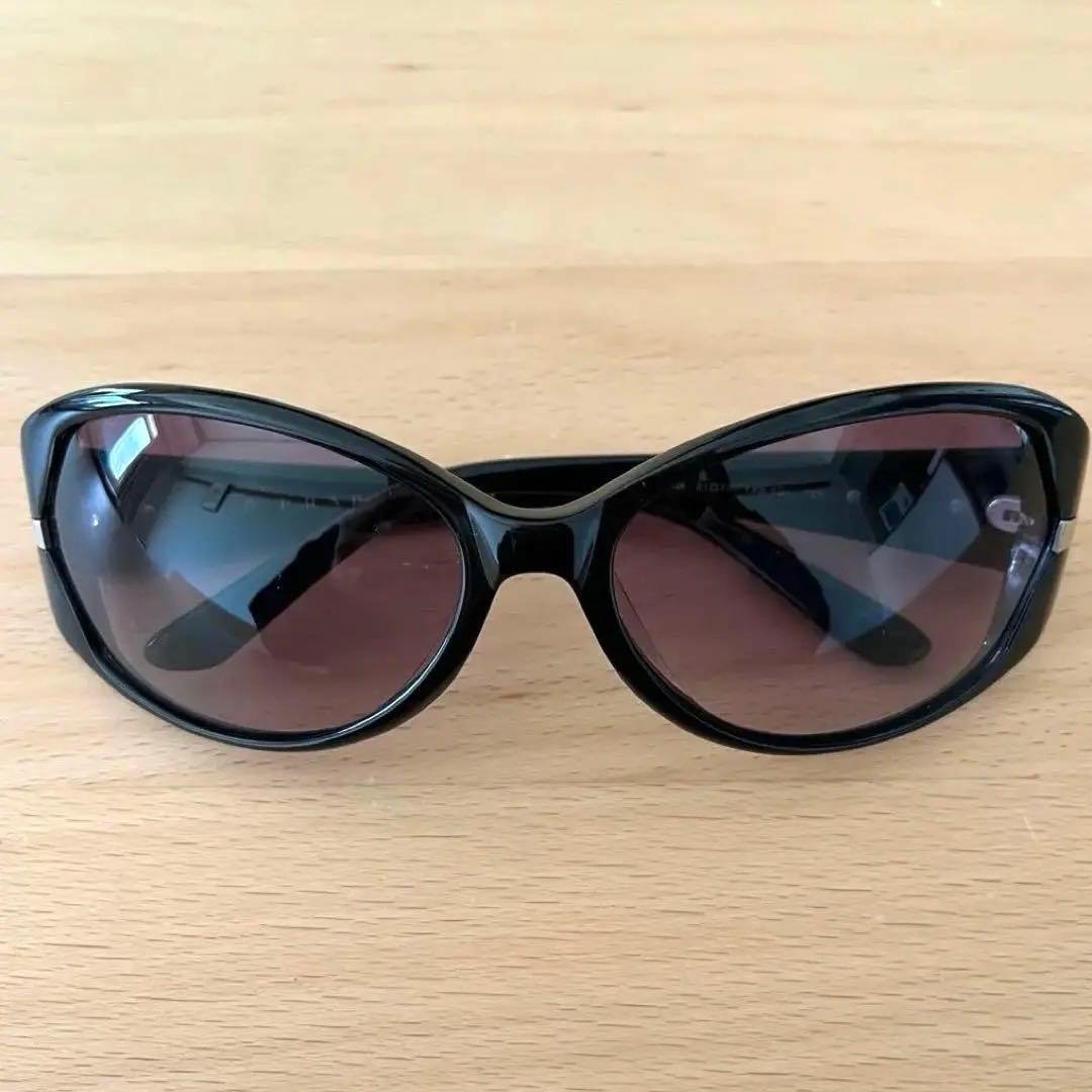 サングラス　プラダ（PRADA）