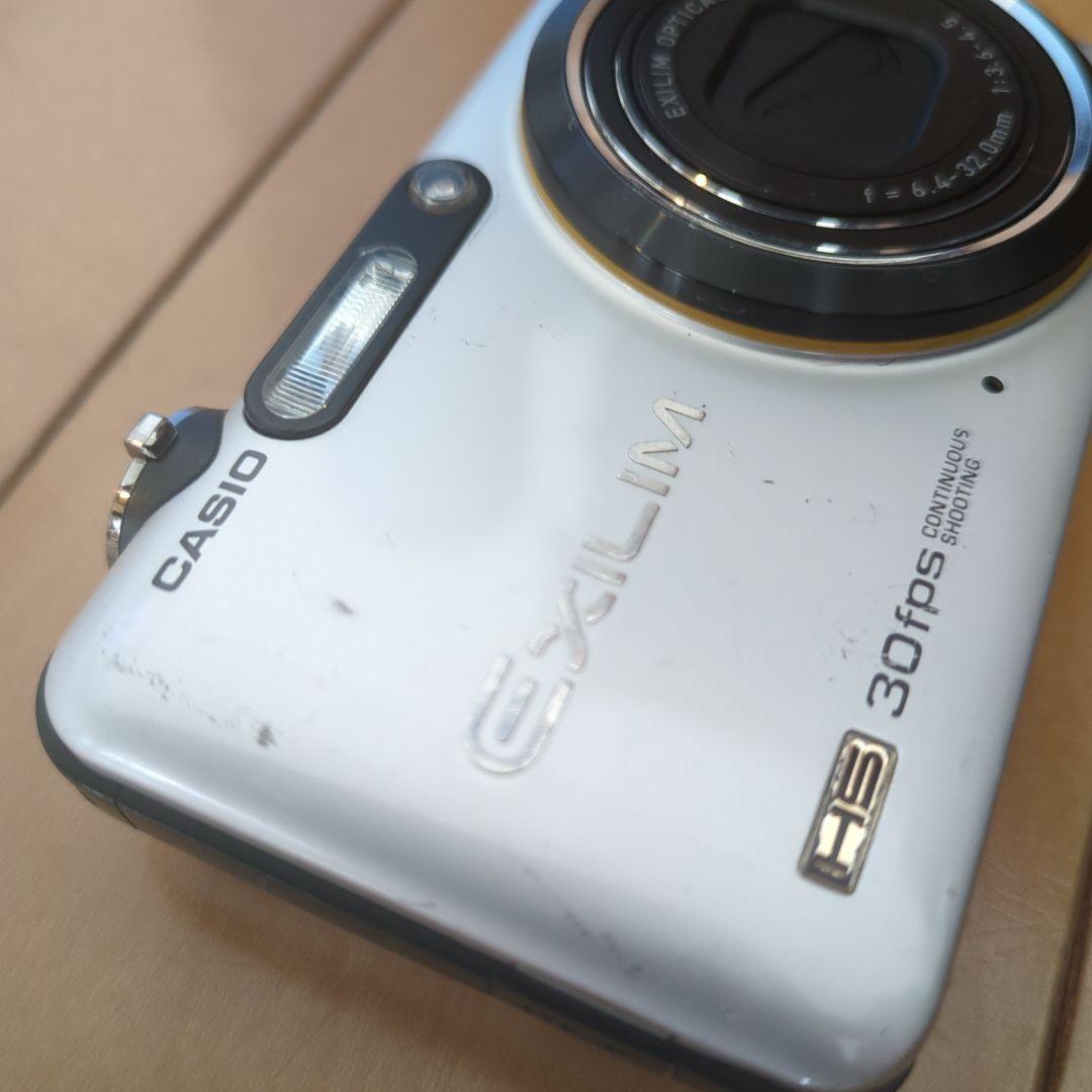 CASIO EXILIM コンパクトデジタルカメラ　EX-FC100