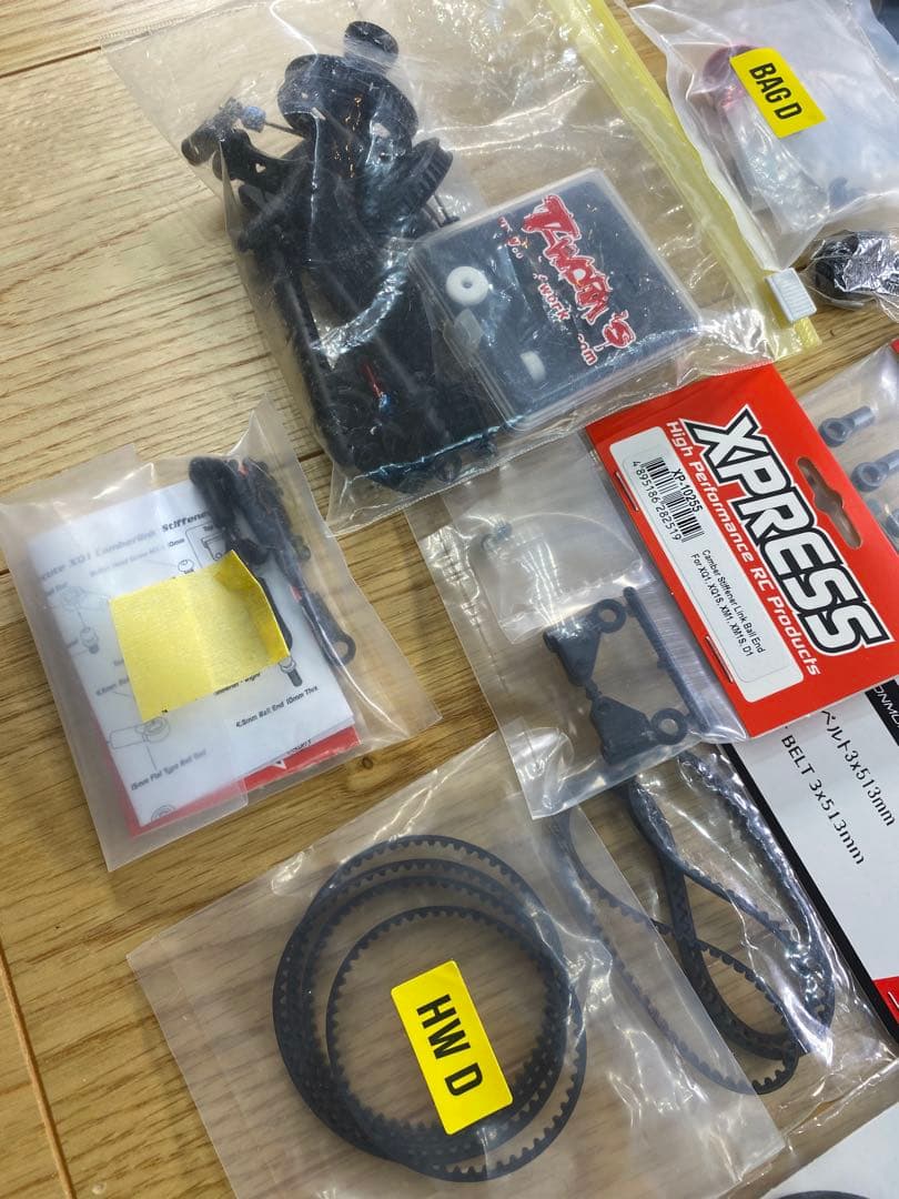 xpress 1/10 FF.MID.FRシャーシ3台セット　スペアパーツ多数