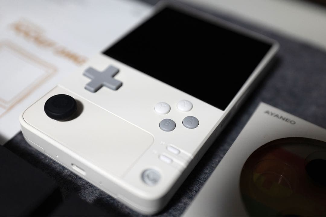 AYANEO POCKET DMG ホワイト 8GB/128GB レトロゲーム機