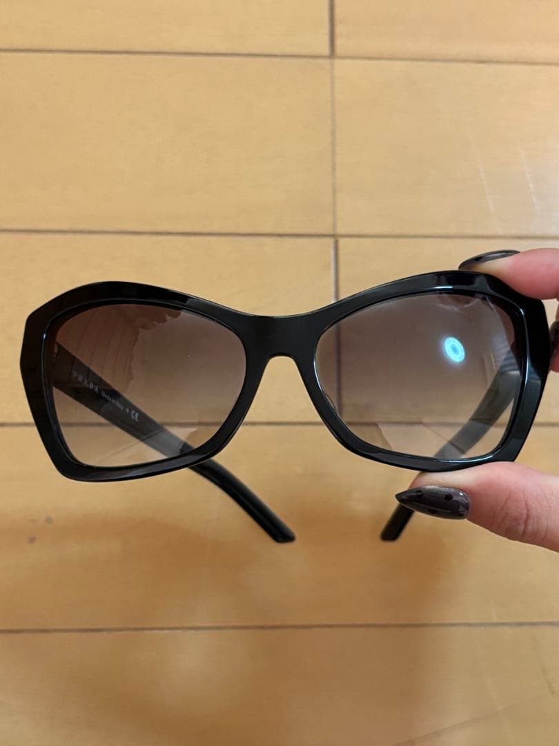 PRADA ブラック キャットアイ サングラス