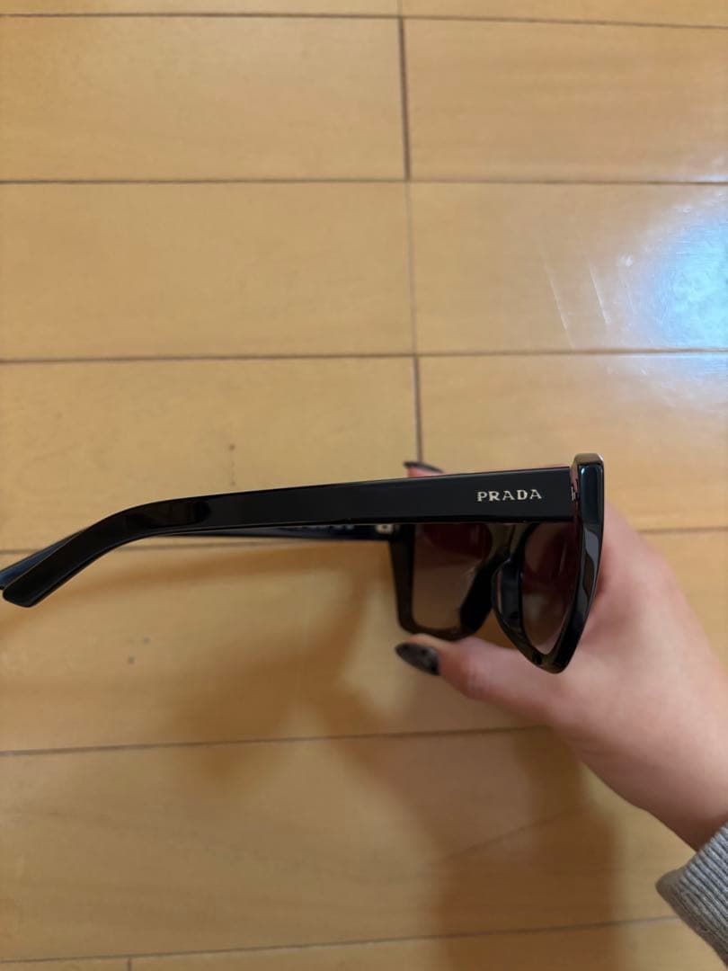 PRADA ブラック キャットアイ サングラス