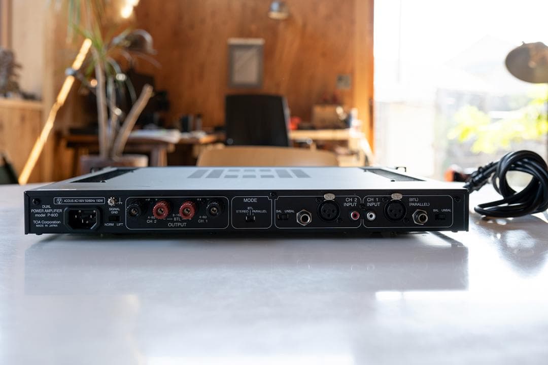 【完動品】TOA / P-60D　検：パワーアンプ CROWN D-75A
