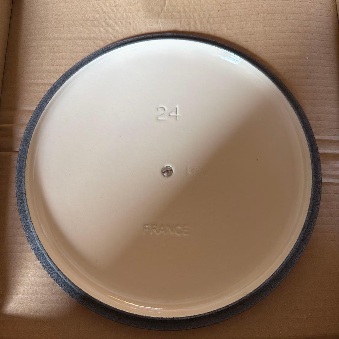 【新品】ルクルーゼ ココットロンド 24cm 赤 両手鍋 煮込み 鍋 箱付き