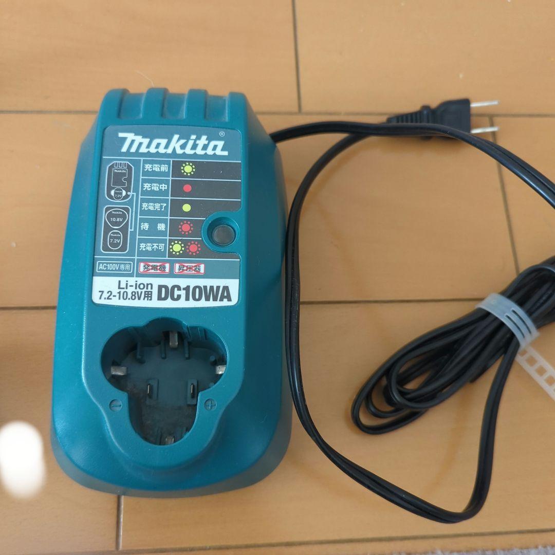 マキタ　充電式クリーナー　cl102d　掃除機