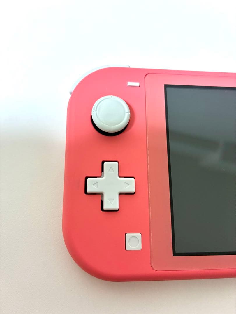 Nintendo Switch Lite (コーラル) 本体【充電ケーブル付き】