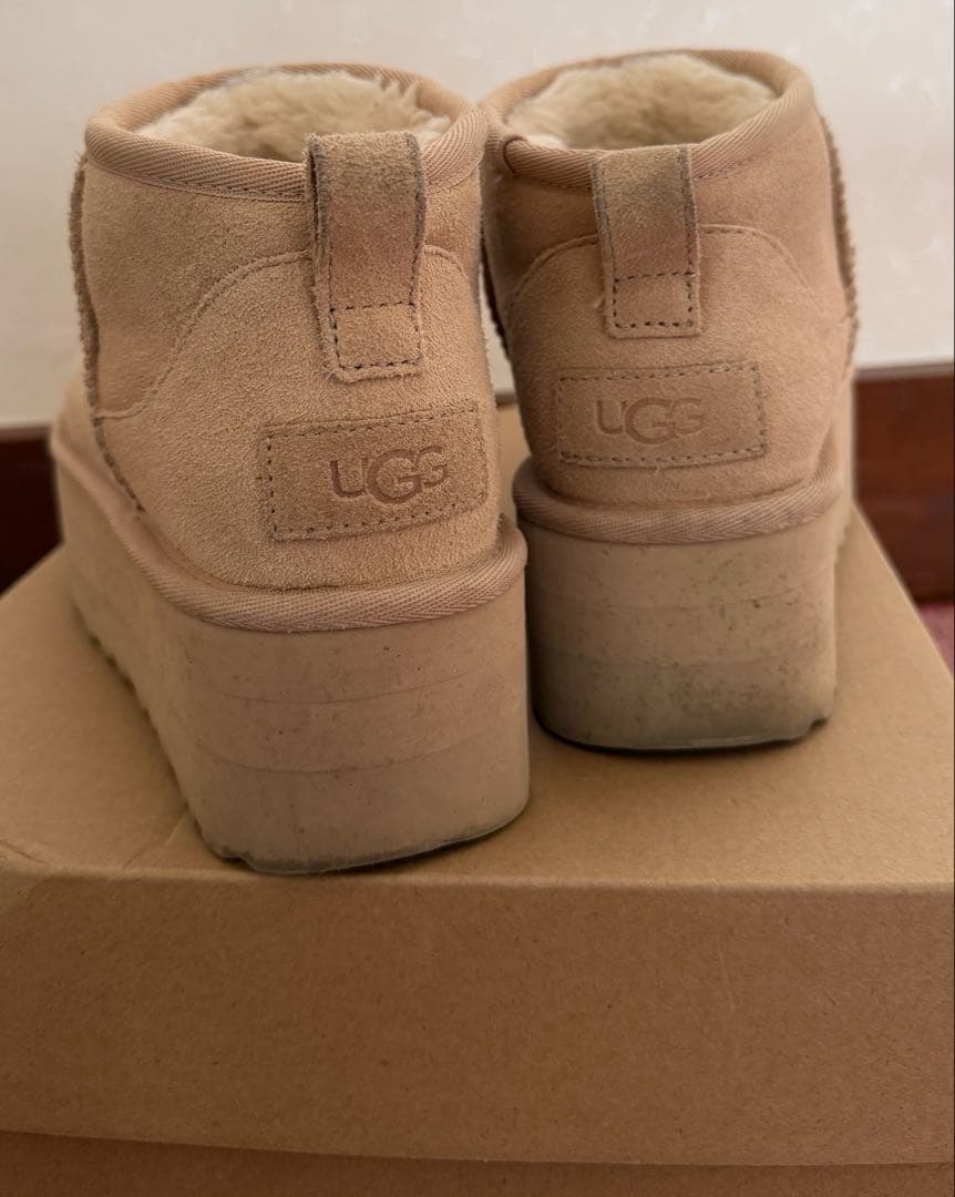 ugg クラシック ウルトラ ミニ プラットフォーム 厚底ブーツ サンド