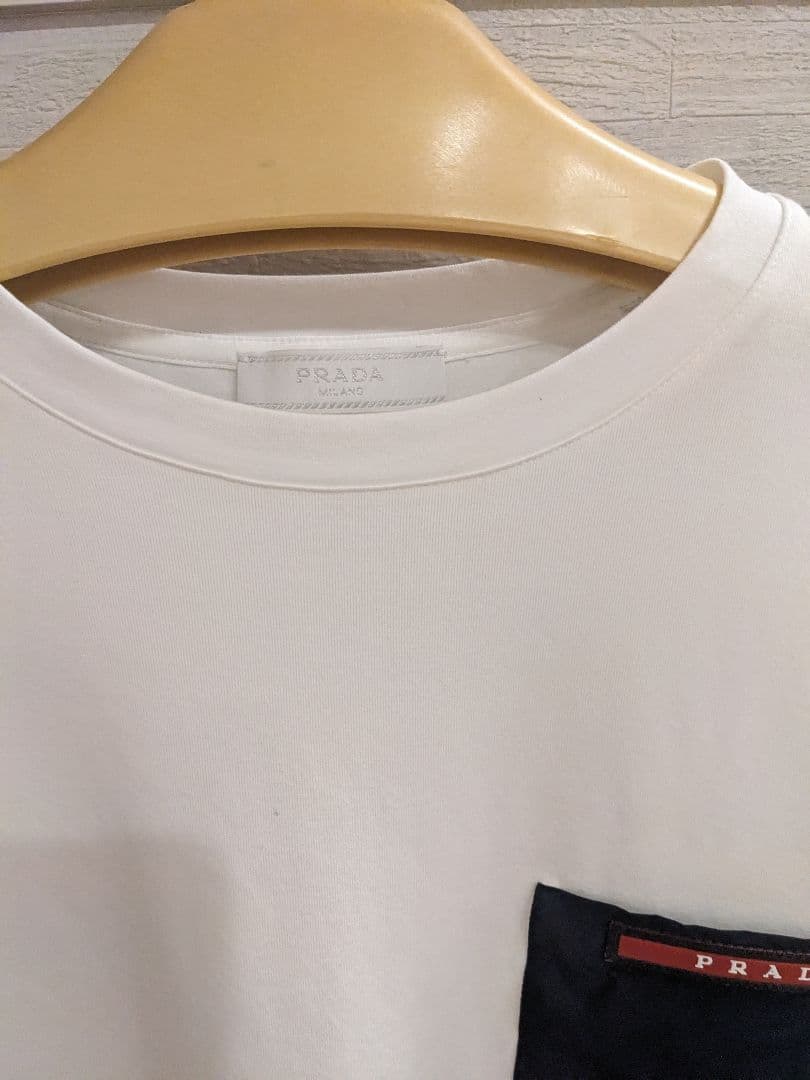 PRADA ホワイト Tシャツ M　本日まで