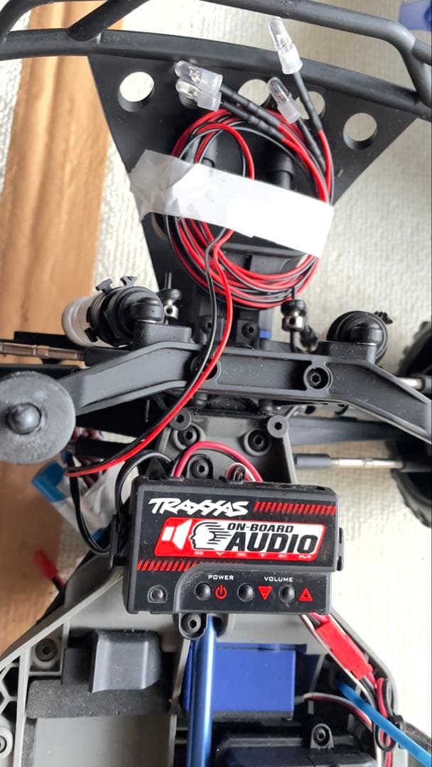 トラクサス スラッシュ 100キロ＋ 特別仕様 4×4VXL 3セルリポ付属