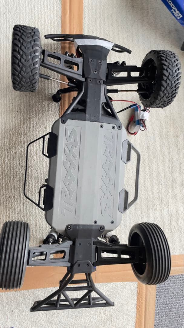 トラクサス スラッシュ 100キロ＋ 特別仕様 4×4VXL 3セルリポ付属