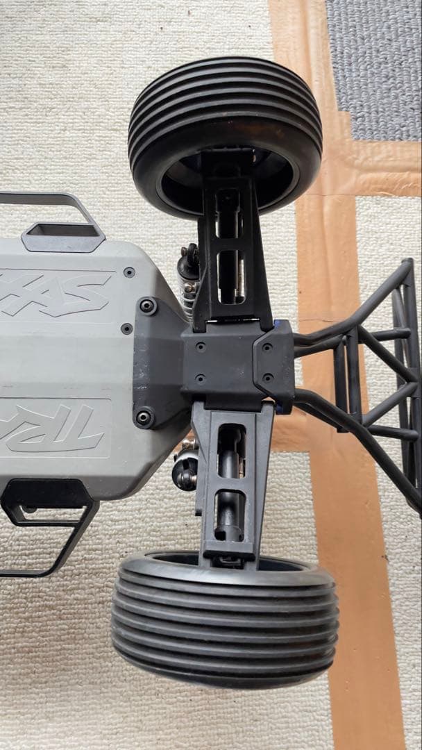 トラクサス スラッシュ 100キロ＋ 特別仕様 4×4VXL 3セルリポ付属