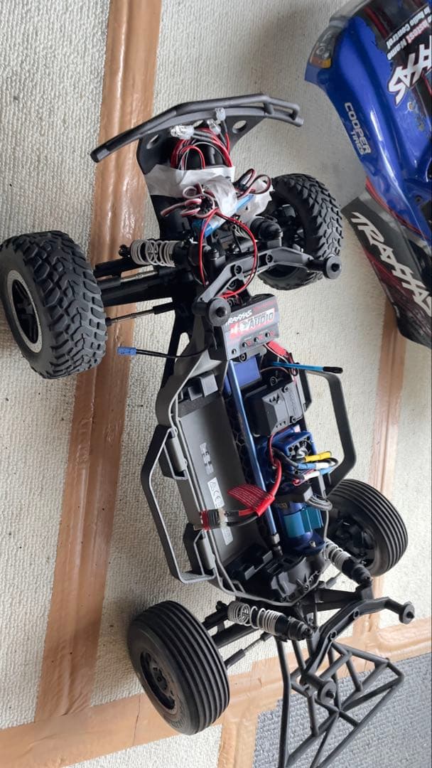 トラクサス スラッシュ 100キロ＋ 特別仕様 4×4VXL 3セルリポ付属