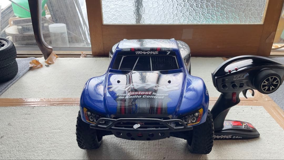 トラクサス スラッシュ 100キロ＋ 特別仕様 4×4VXL 3セルリポ付属