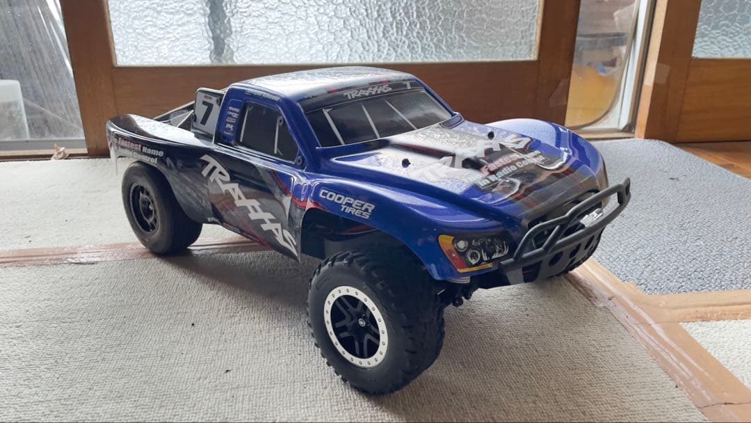 トラクサス スラッシュ 100キロ＋ 特別仕様 4×4VXL 3セルリポ付属