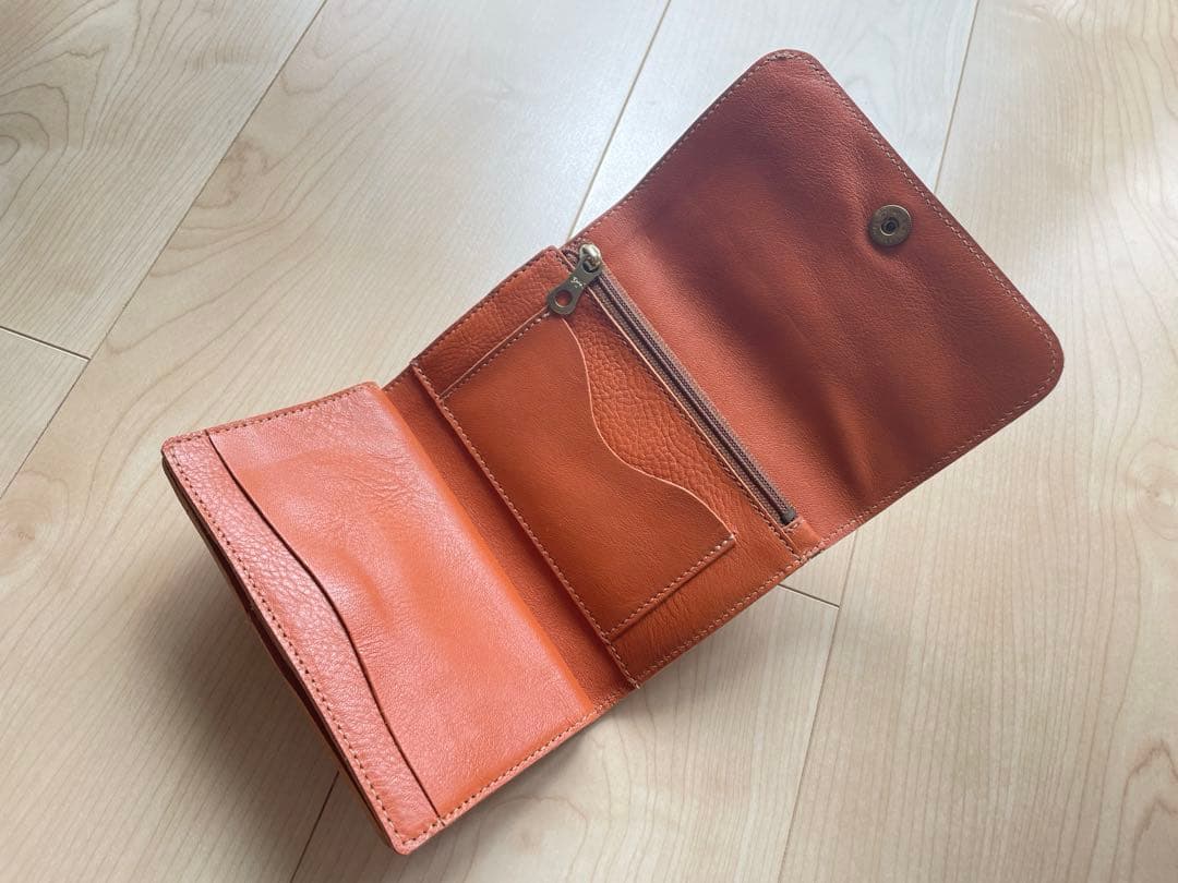 【新品未使用】ILBISONTTE 三つ折り財布 オレンジ