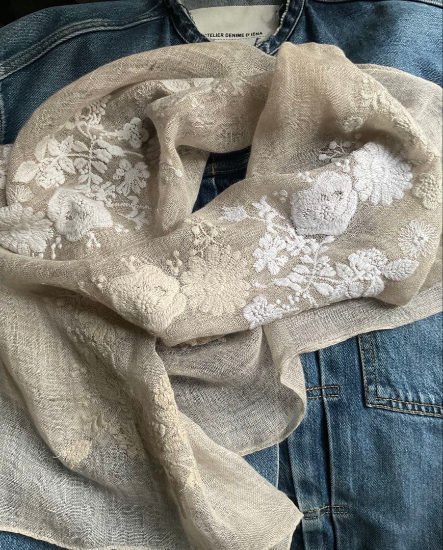 P J c 麻ガーゼ　刺繍ショール　柔らか