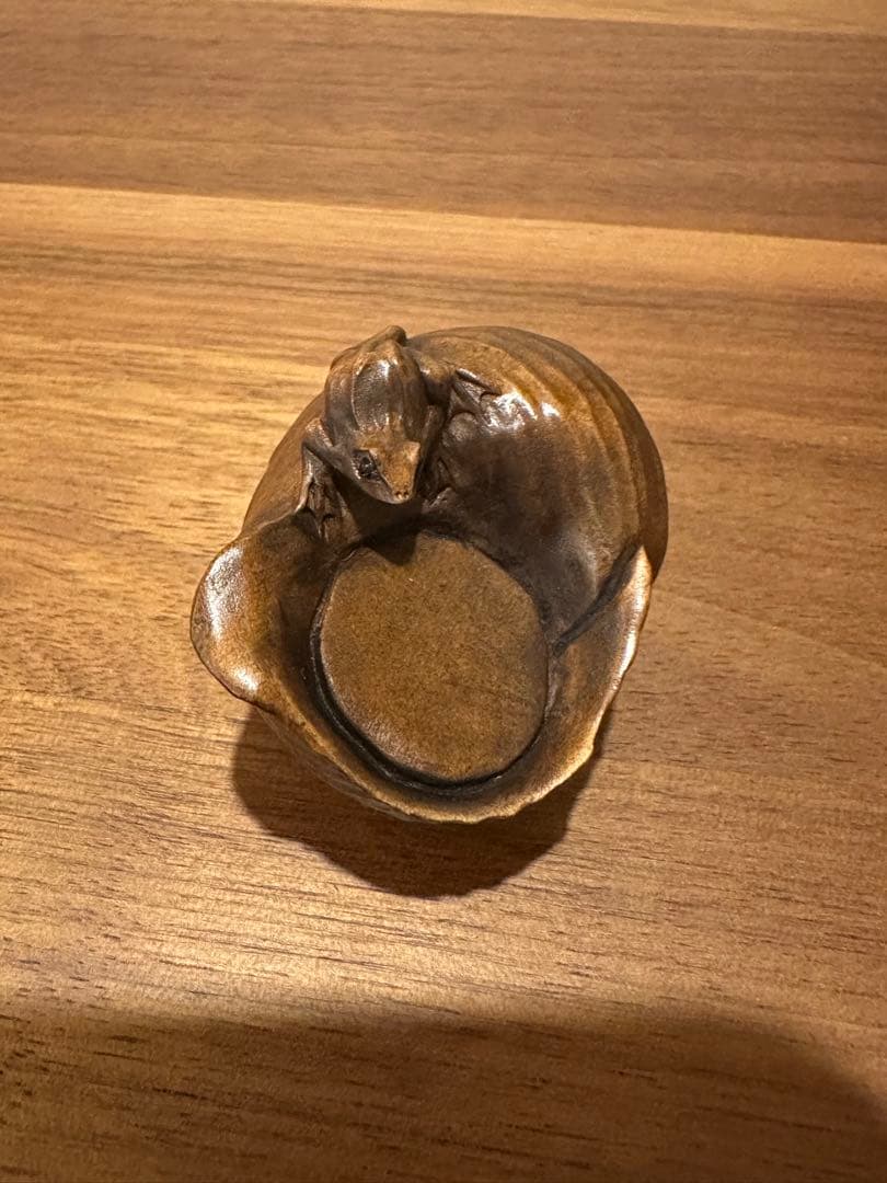 木彫　貝にかえる　根付　骨董品