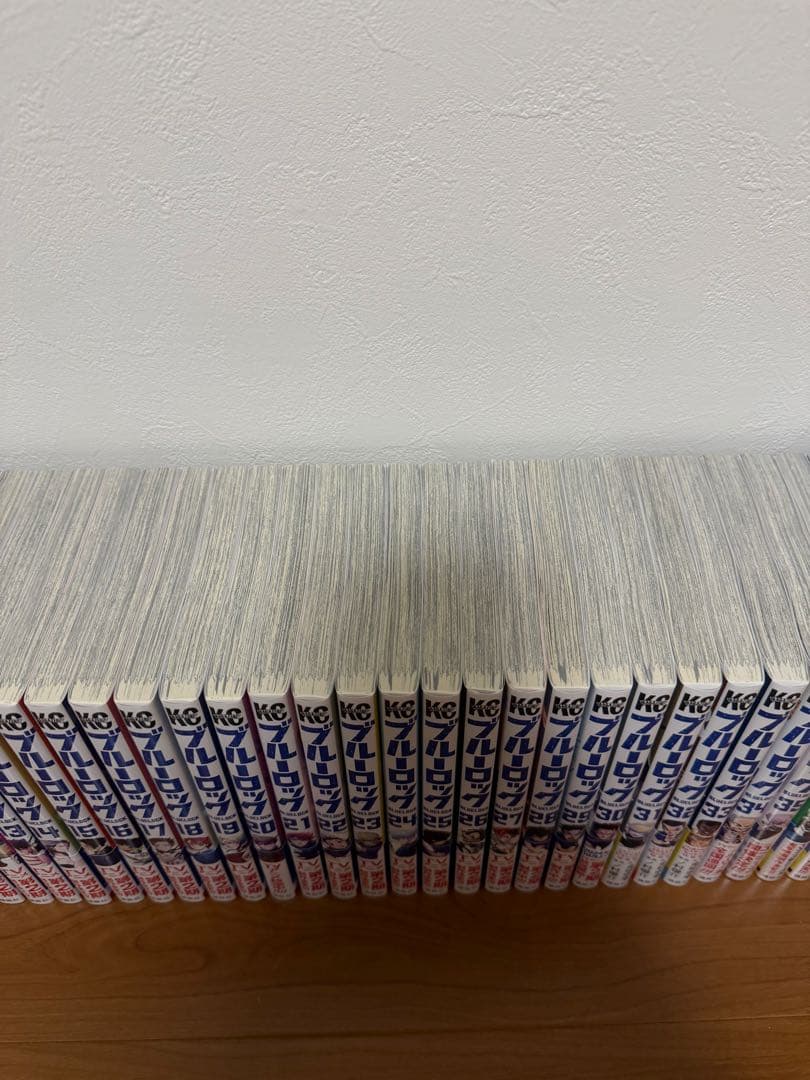 漫画　ブルーロック　1〜37巻　エピソード凪1〜8巻　関連本4冊　全巻帯付き