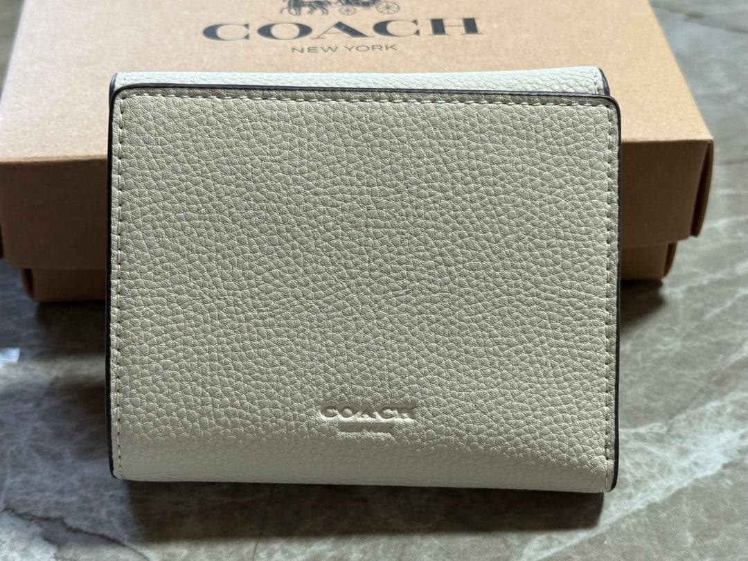 COACH 二つ折り財布 ホワイトとブラウン