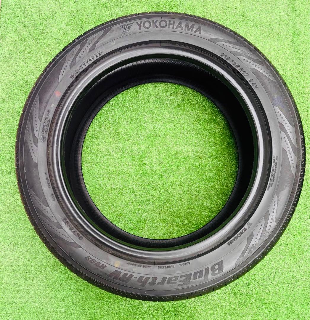 215/55 R17、YOKOHAMA BluEarth-RV03、2022年