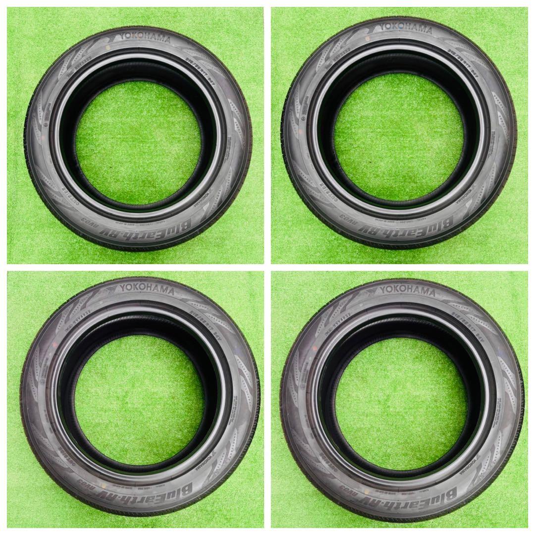 215/55 R17、YOKOHAMA BluEarth-RV03、2022年