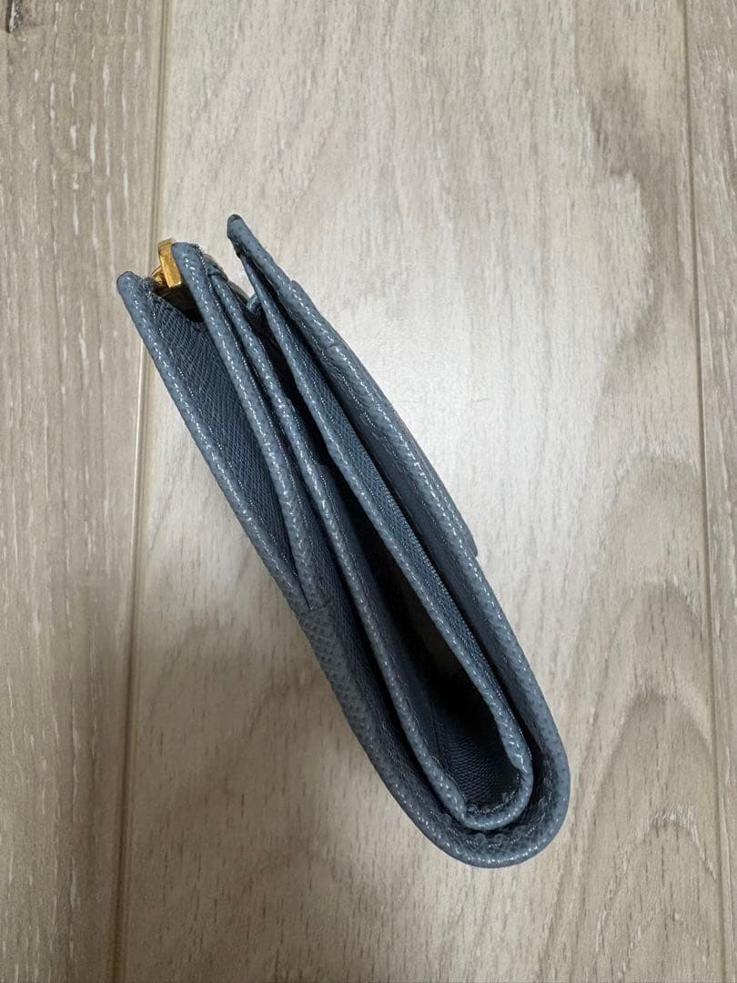 プラダ　PRADA 二つ折り財布　ウォレット　サフィアーノ