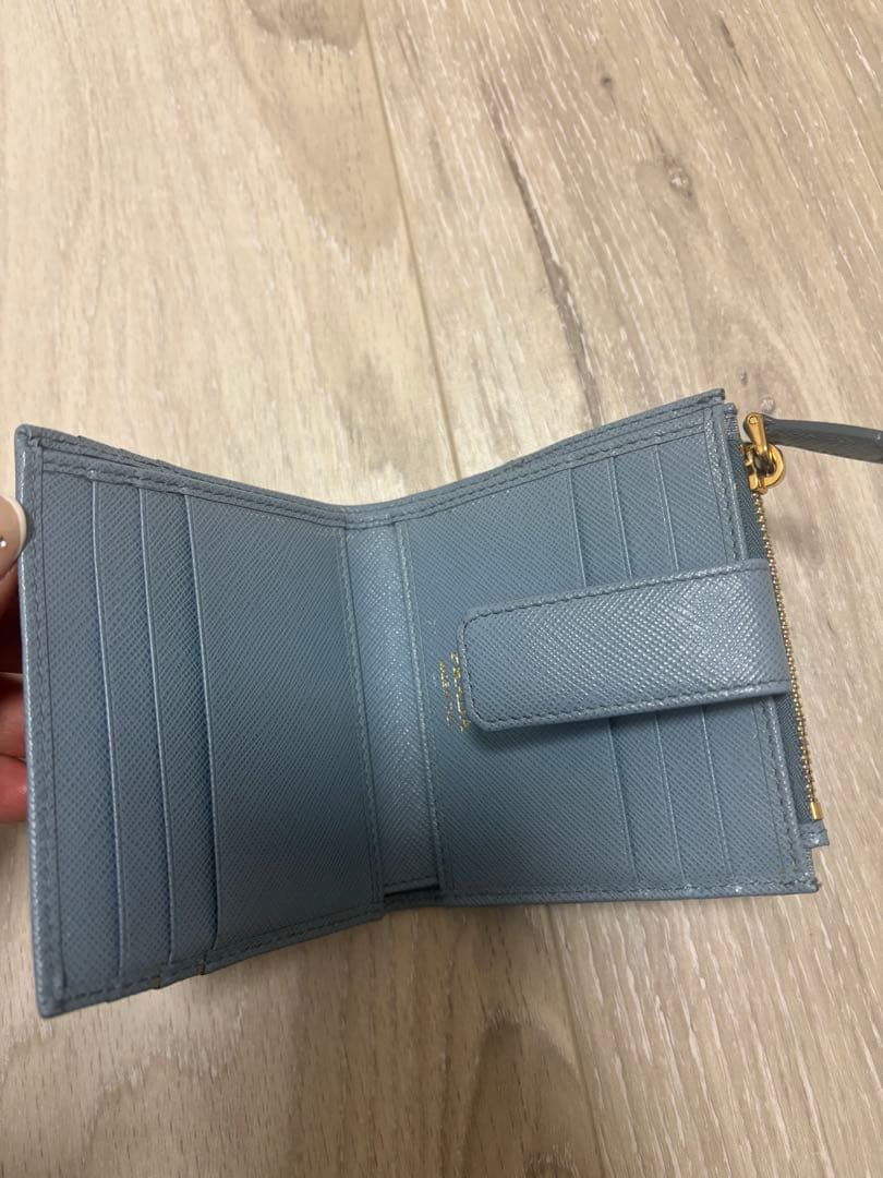 プラダ　PRADA 二つ折り財布　ウォレット　サフィアーノ