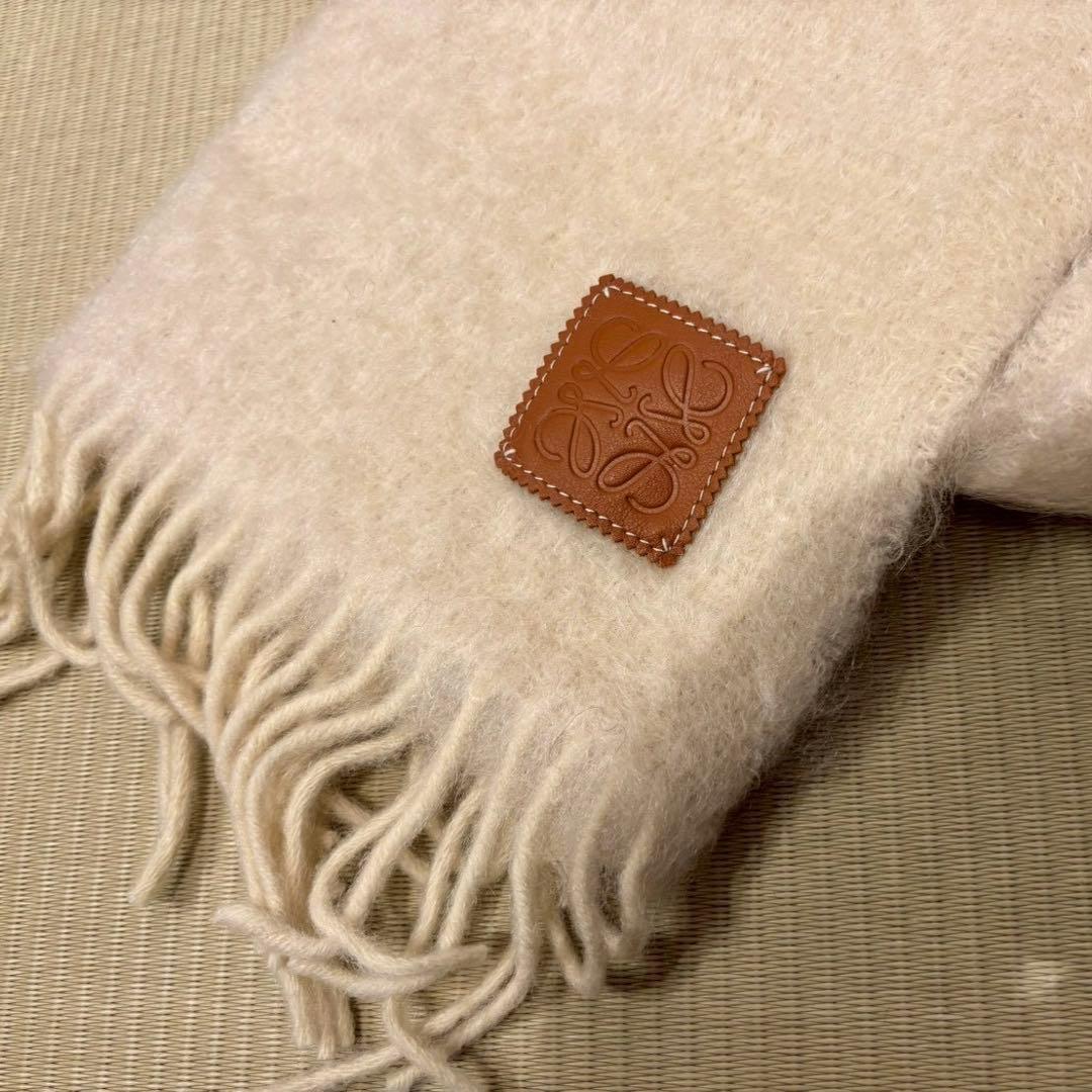 LOEWE ロエベ マフラー ホワイト（白）