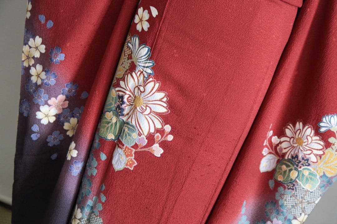 振袖フルセット 赤 黒 クール 駒刺繍 金彩 正絹 成人式 前撮り