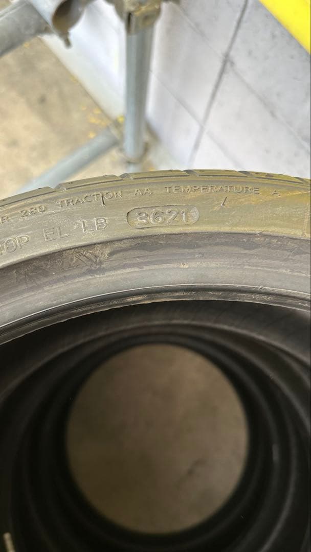ラウフェン　235/35R19 2021年製　新品未使用保管品　4本セット
