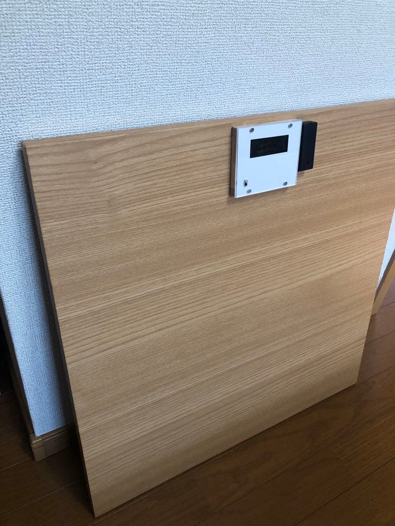 車椅子のまま測れる！木製デジタル体重計