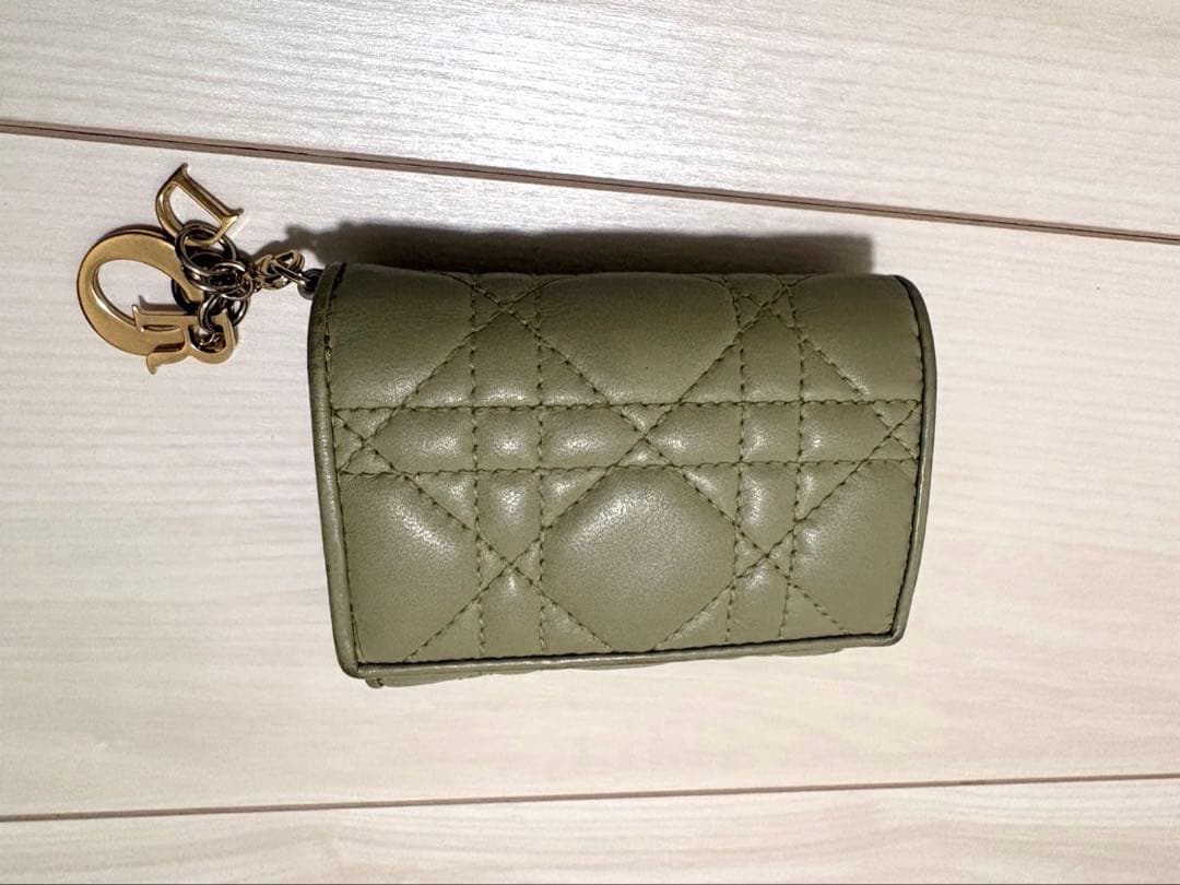 lady Dior 三つ折り財布