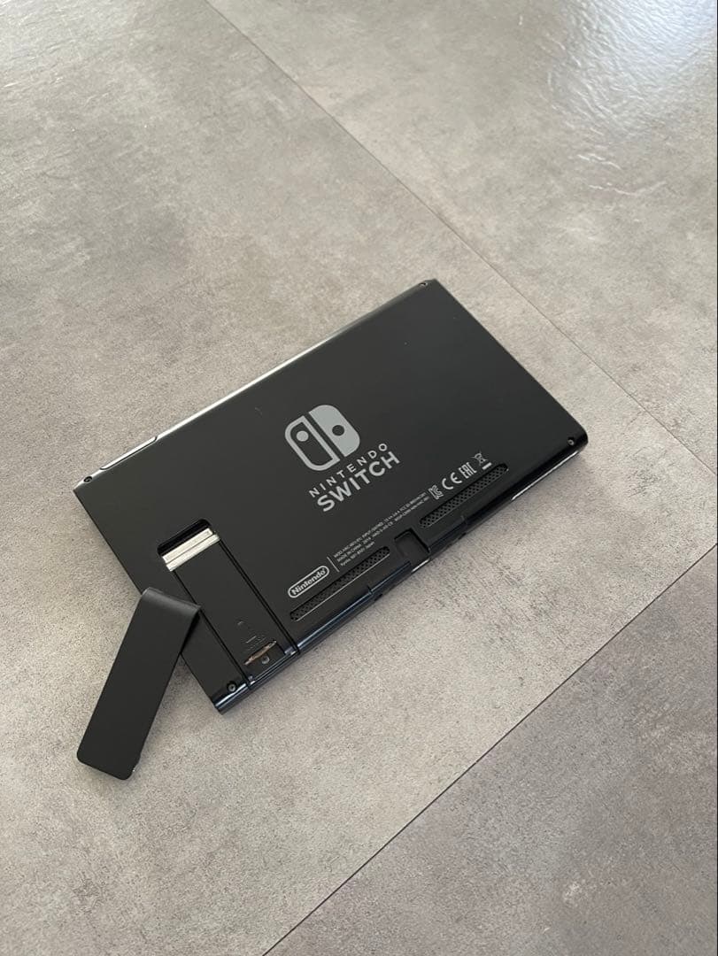 Nintendo Switch 本体 + ジョイコン2個＋おまけ