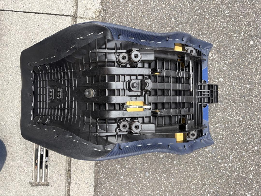 CRF1000L アフリカツイン　純正ローシート
