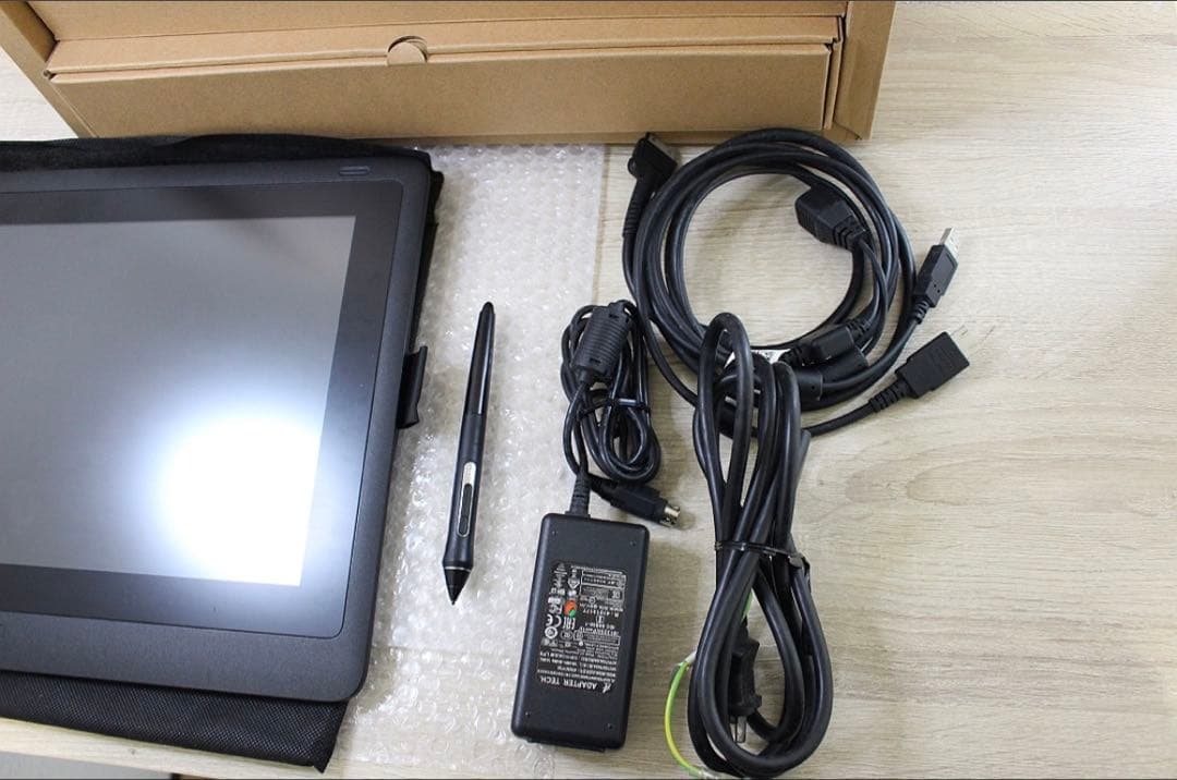 ミ*ナ様 Wacom Cintiq 16 DTK1660K0D 液晶ペンタブレッ