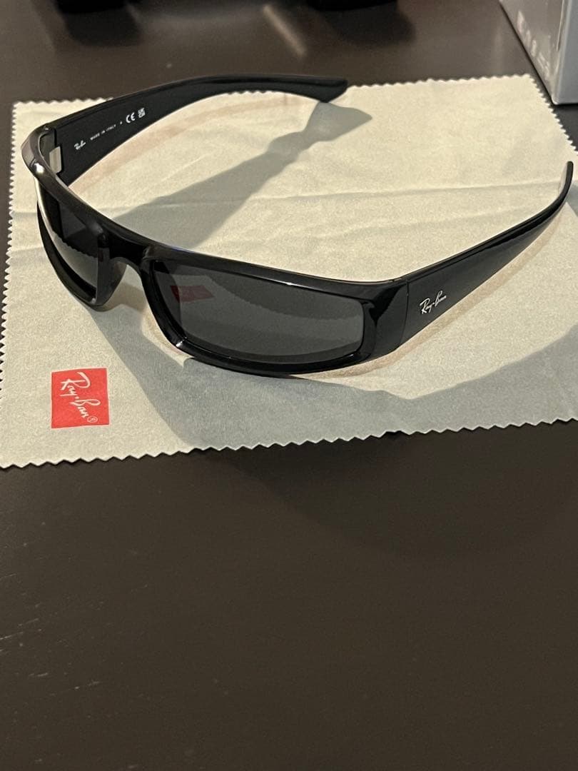 【未使用品】ray ban RB4335 3House着用