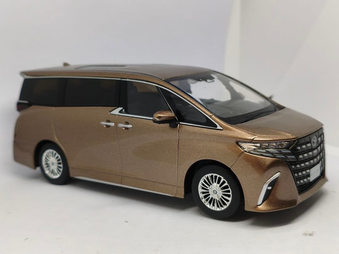 トヨタ アルファード カラーサンプル ミニカー 1/30 色見本 ブロンズ 茶色