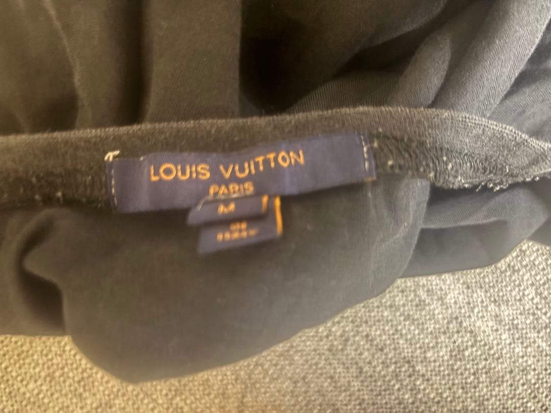 Louis Vuitton 平和と愛 Tシャツ Mサイズ